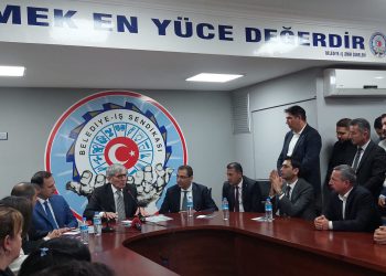 İzmir Bornova Belediyesi’nde Genel Başkanımız Nihat Yurdakul’un Katılımıyla Toplu Sözleşme İmzaladık