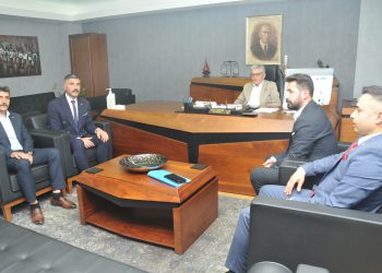 Sendikamız Sivas Şube Başkanı Ahmet Oktay Evren ve Şube Yönetim Kurulu üyeleri, Genel Başkanımız Nihat Yurdakul’u ziyaret etti.